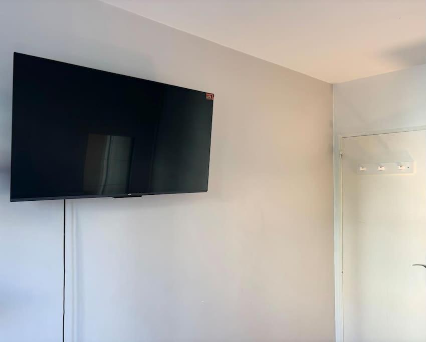 Appartement Confort Avec Balcon - Champigny Exterior photo